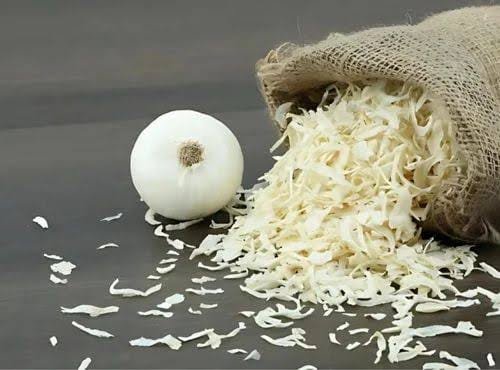 White onion flakes